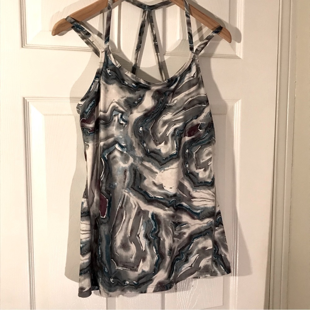 GAIAM strappy/ crisscrossed yoga tank. Women’s size M.